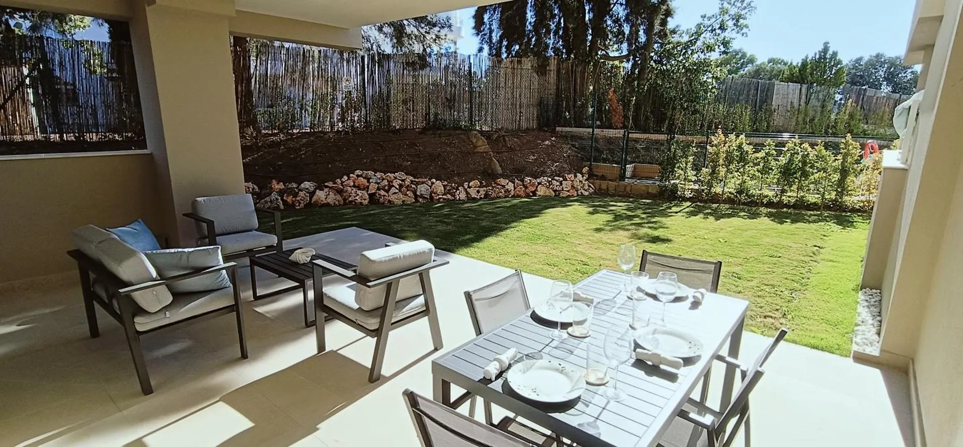 Sunny Golf Apartment Estepona
